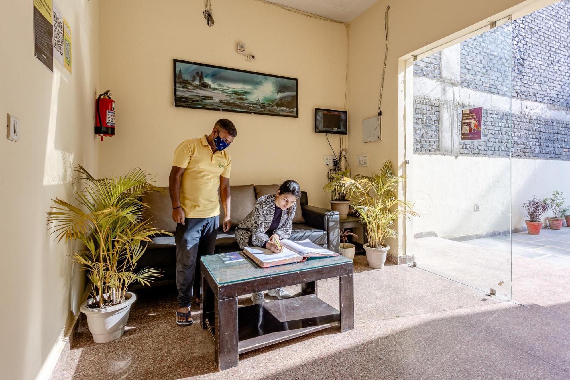 Lime Tree Studio Near Fortis غورغاون المظهر الخارجي الصورة